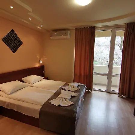 מלון Paris Relax Zone בלצ'יק